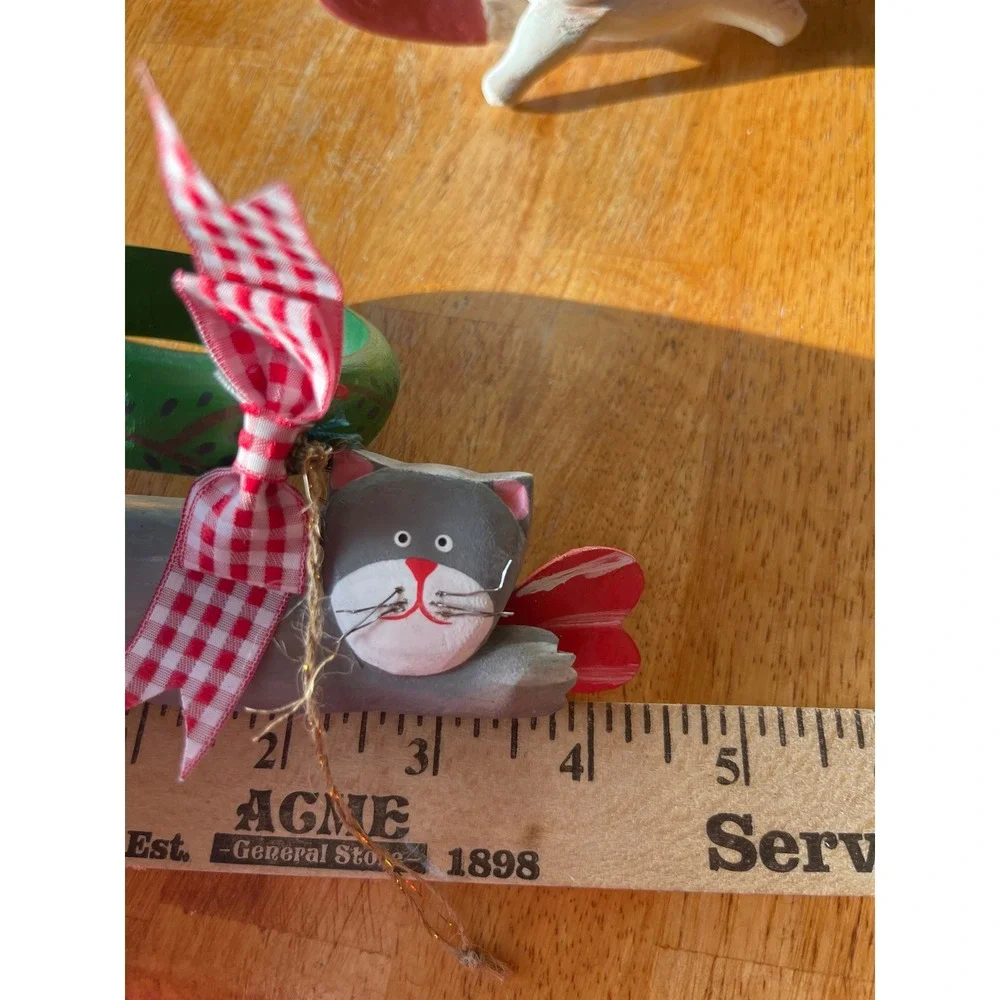 Cat Ornaments Set of 3 Gently Used All have‎ hearts One Resin 2 Wooden